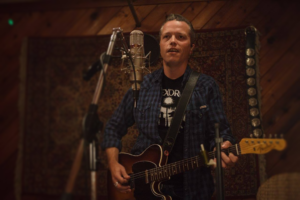 Musician Performs With Retro Recording Gear at Top Nashville Studio